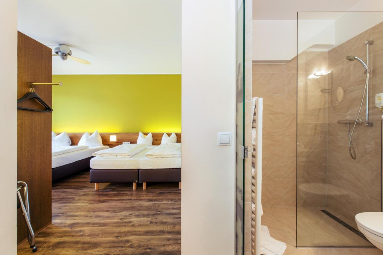 Basic Hotel